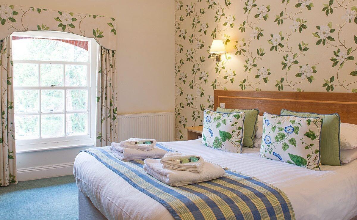 Bartley Lodge Hotel ลินด์เฮิร์สต์ ภายนอก รูปภาพ
