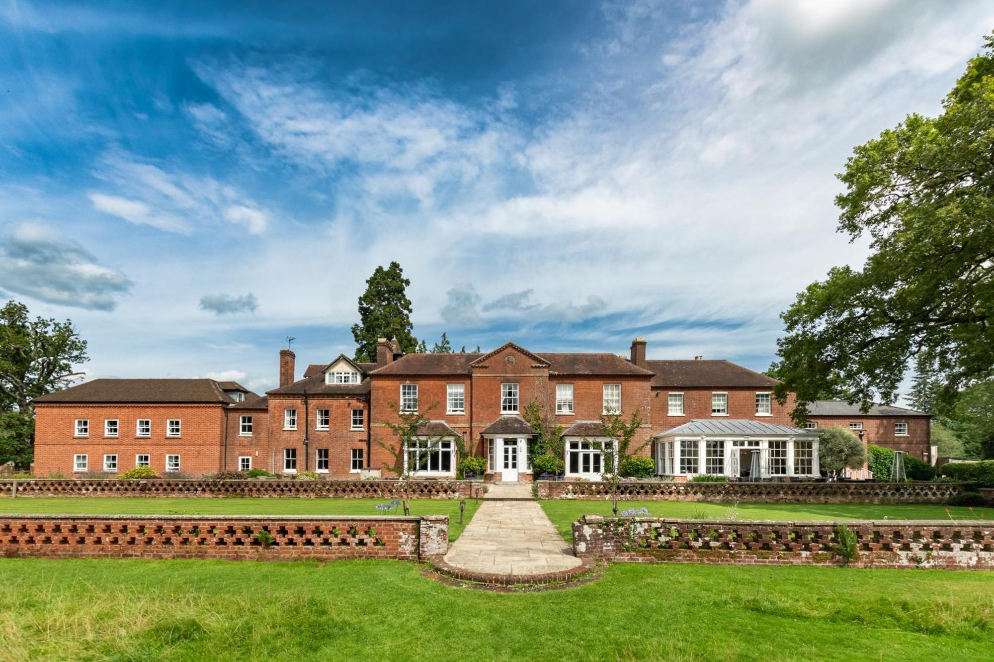 Bartley Lodge Hotel ลินด์เฮิร์สต์ ภายนอก รูปภาพ